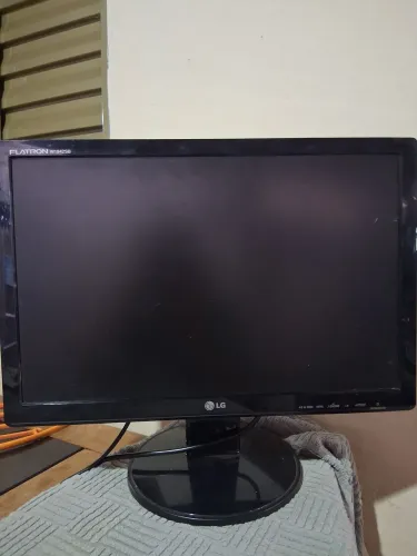 Monitor flatron w1942SB