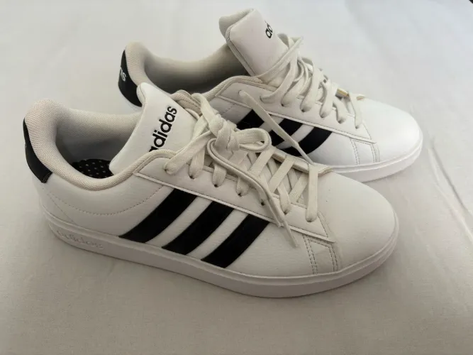 Tênis Adidas Original Branco com Preto