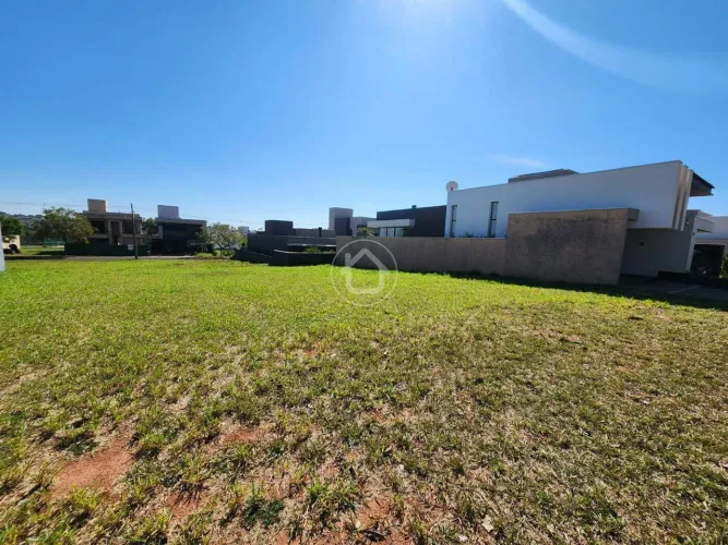 TERRENO BEM LOCALIZADO NO CONDOMINIO