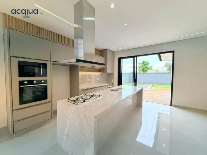 Casa com 4 quartos à venda, 252 m² por R$ 2.520.000 - Residencial e Empresarial Alphaville