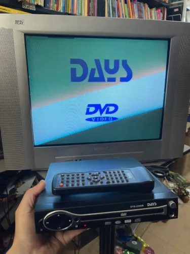Aparelho de DVD Days Kodak para peças com controle remoto