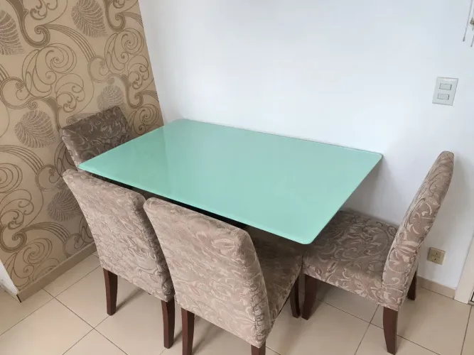 Vendo mesa de jantar