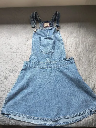 Jardineira jeans saia