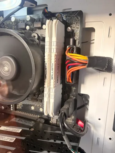 Pc Gamer AMD 5 5700G + RTX 2060 + 16GB RAM + 1TB SSD SATA II