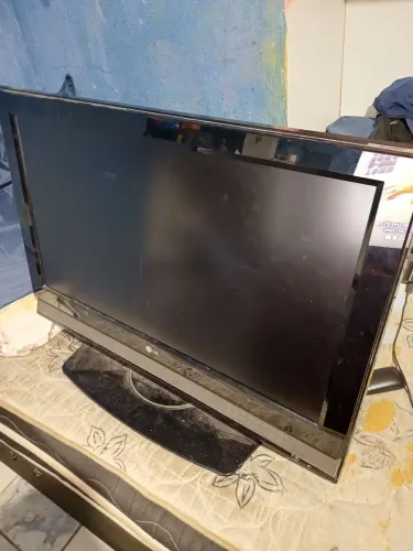 TV LG DE 32 POLEGADAS, MODELO LC4R
