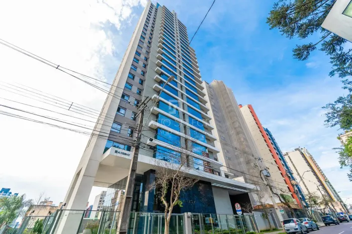 Apartamento com 132 m², 3 quartos sendo 3 suítes à venda no bairro Centro.