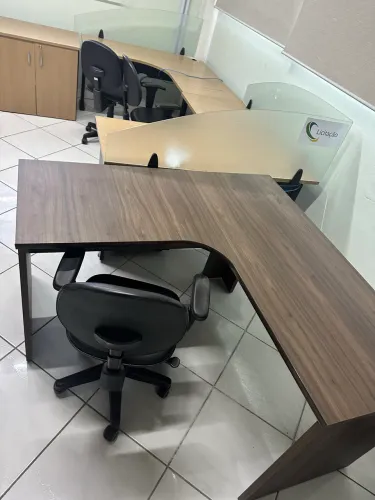 Mesa de Escritório L - Castanha - Excelente Estado