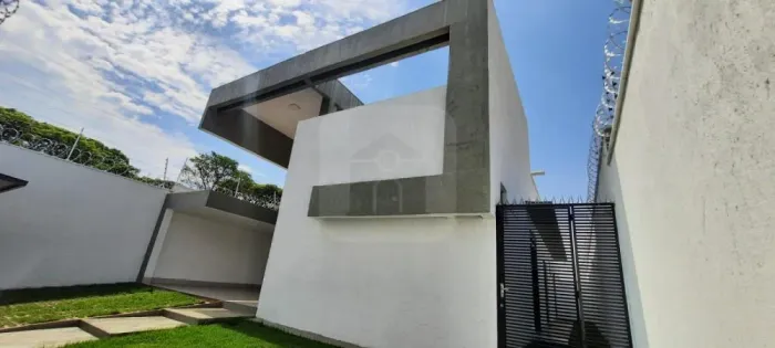Casa à venda no Bairro Jardim Incofidência