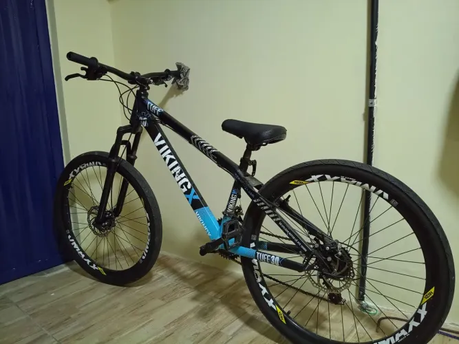Bicicleta semi nova ,com ótimo preço 