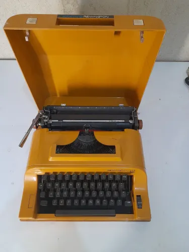 Maquina de escrever Sperry remington