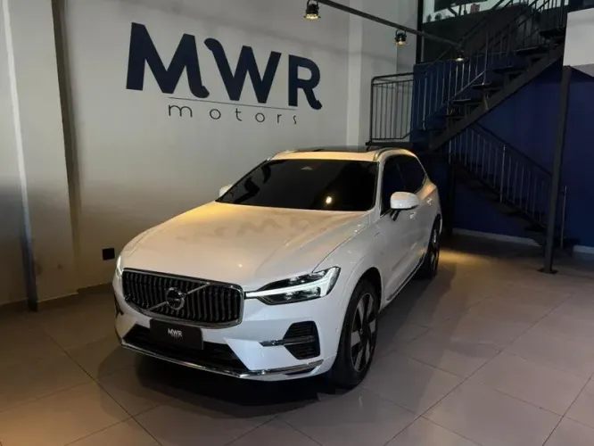 Volvo XC-60 T-8 Ultimate 2.0 AWD (híbrido) 2024