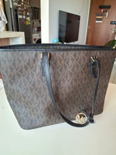 Bolsa Michael Kors Jet Set Charm / Jet Set Signature Zip Tote (original)