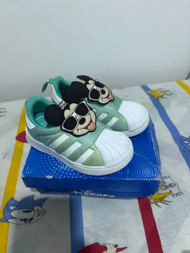 Adidas original infantil