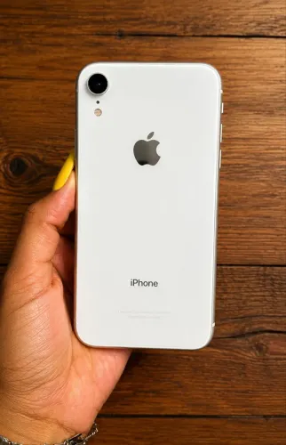 iPhone XR- White