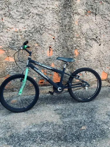 Bike aro 20 por apenas R$300! Pronta pra pedalar. Aproveite!