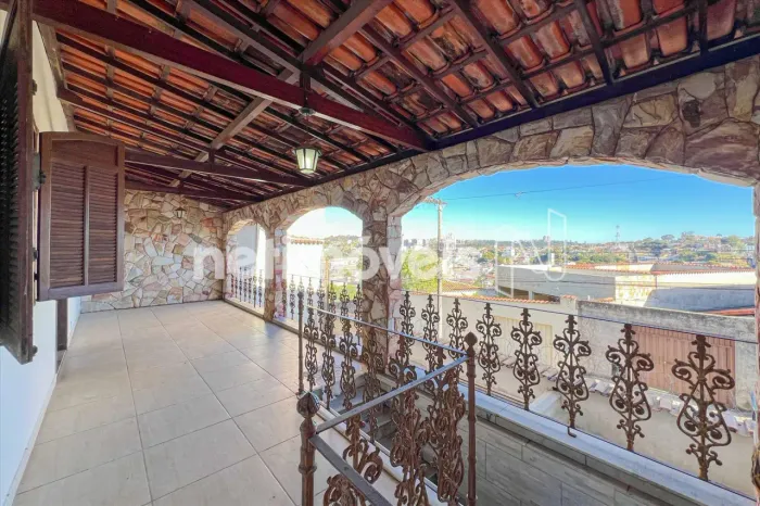 Casa de 4 quartos à Venda no Aparecida!