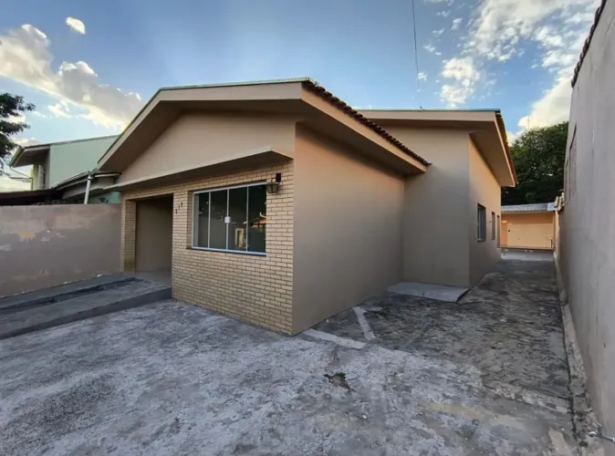 Casa com 3 dormitórios para alugar, 175 m² por R$ 3.320/mês - Santa Cruz - Jaguariúna/SP