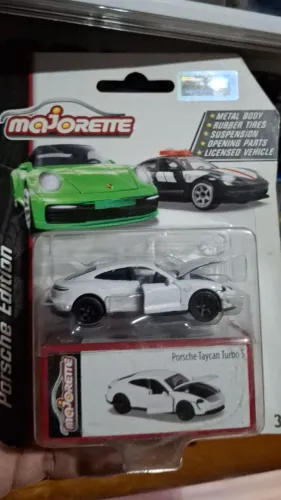 Marjorette - Porsche Taycan Turbo S