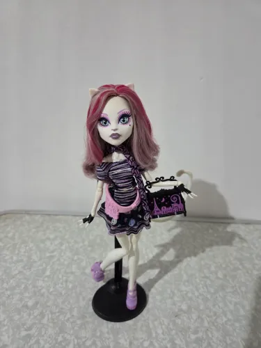 Catrine Scaris - Básica - Monster high