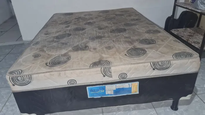 Vende-se Cama de casal