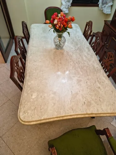 Mesa de jantar clássica travertino com 8 cadeiras