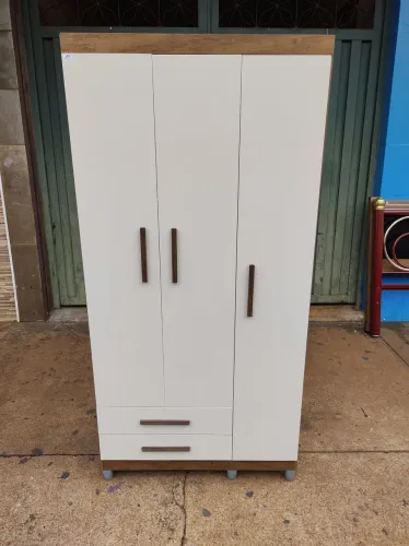 Vendo guarda roupa de 3 portas novo com nota fiscal