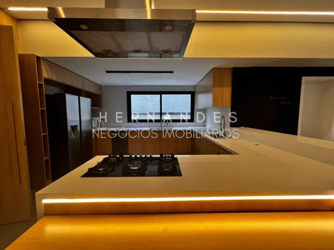 Luxuosa casa em condomínio de alto padrão em Alphaville Residencial Dois, Barueri-SP: 5 qu