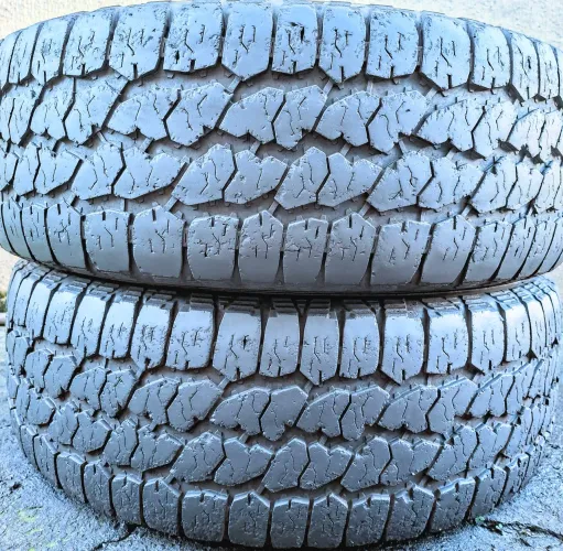 VENDO 2 PNEUS ARO 17 GOODYEAR NA MEDIDA 265/70/17