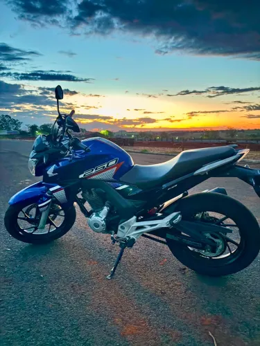 Honda CB Twister 250F 2022 - Excelente estado