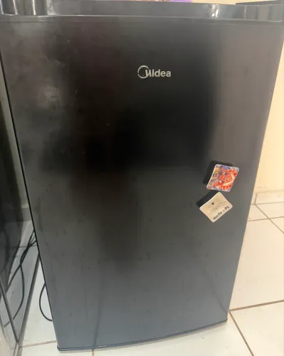 Frigobar 124 Litros Black 127V Midea