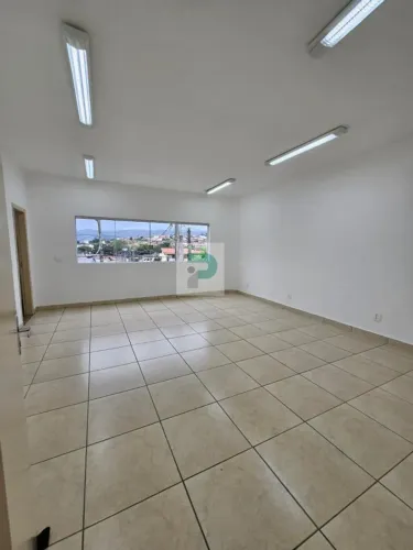 Prédio para Locação em Mogi das Cruzes, Jardim Bela Vista, 6 banheiros, 7 vagas