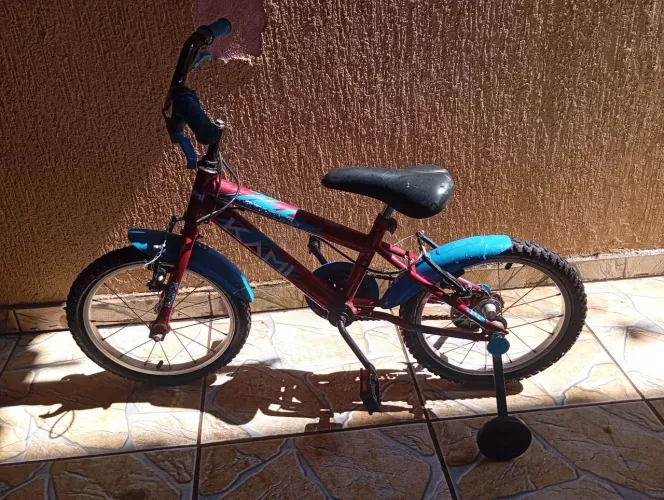 Bicicleta aro 16 com rodinhas