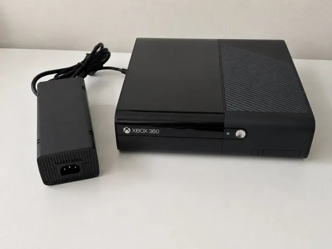Xbox 360 super slim