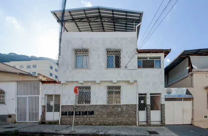 Casa térrea em sobrado com 3 quartos no São Mateus para venda