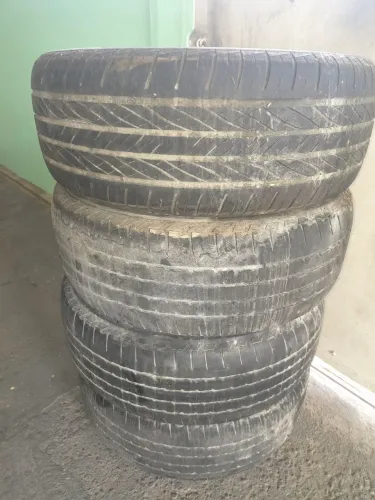 Vende-se 04 pneus da S10 referência,265/60/R,18 contato.. *08 .
