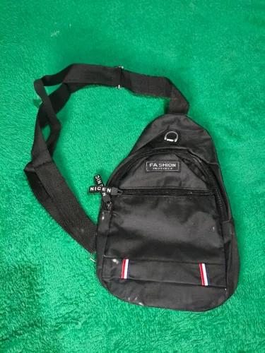Bolsa transversal masculina reforçada bolsa de ombro com entrada para fone