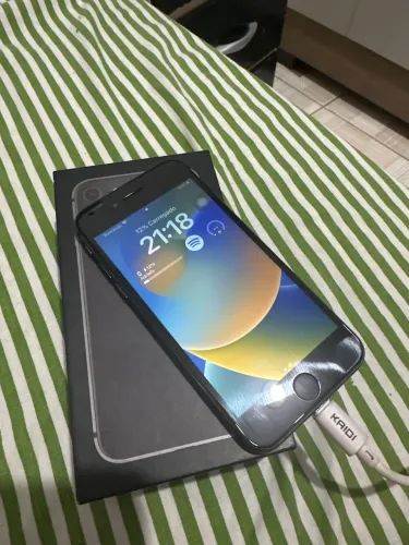 iPhone 8 64gb muito conservado