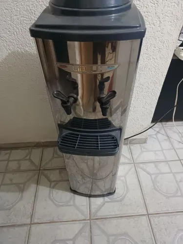 Bebedouro   marca  Libell  eletrico