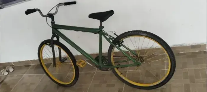 Vende -se essa bicicleta aro 26 