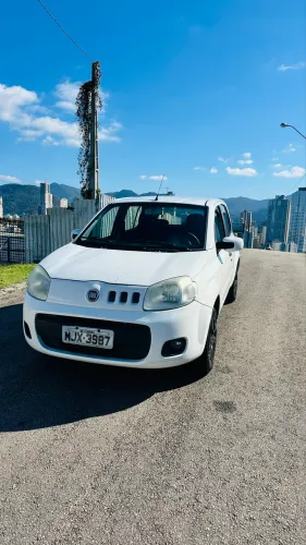 Fiat Uno Vivace Celeb. 1.0 EVO F.flex 8V 5P 2013