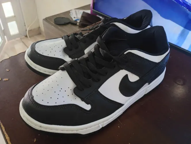 Tênis Nike Preto e branco novo nunca usado tamanho 41