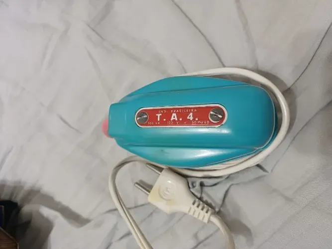 Massageador elétrico antigo, modelo TA4, na cor azul, CONSERVADO