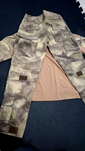 Roupa rip stop camo