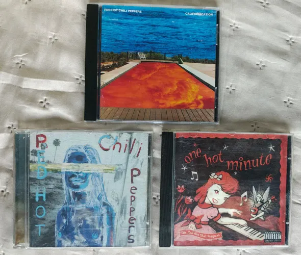 Cds Red Hot Chili Peppers: Californication, Bye the Way e One Hot Minute
