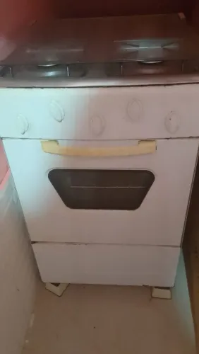 FOGÃO ANTIGO BEM CONSERVADO