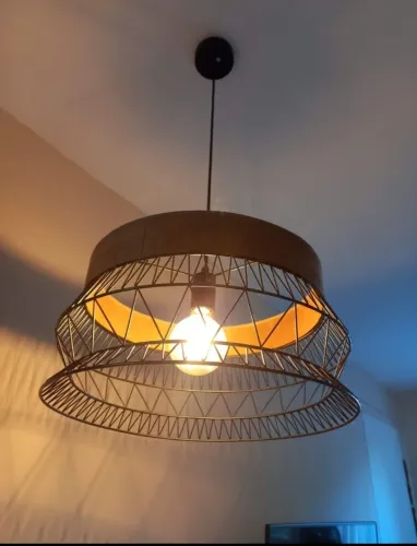 Lustre pendente com lâmpada 