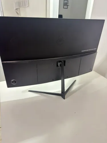 Monitor Gamer Mancer Valak VX240H, 27 POL, VA, Curvo, FHD, 1 ms, 240 Hz, FreeSync, HDMI/DP