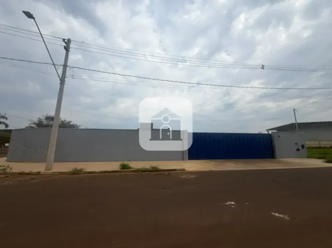 Área comercial com 1.540m² para locação no bairro Industrial