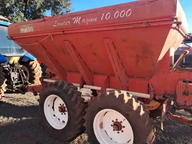Esparramadeira Lancer 10.000kg