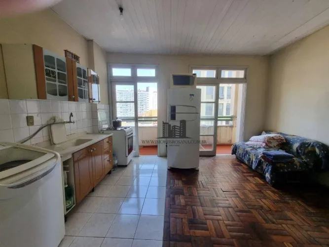 Apartamento de 01 dormitório mobiliado com sacada no bairro Floresta em Porto Alegre/RS.